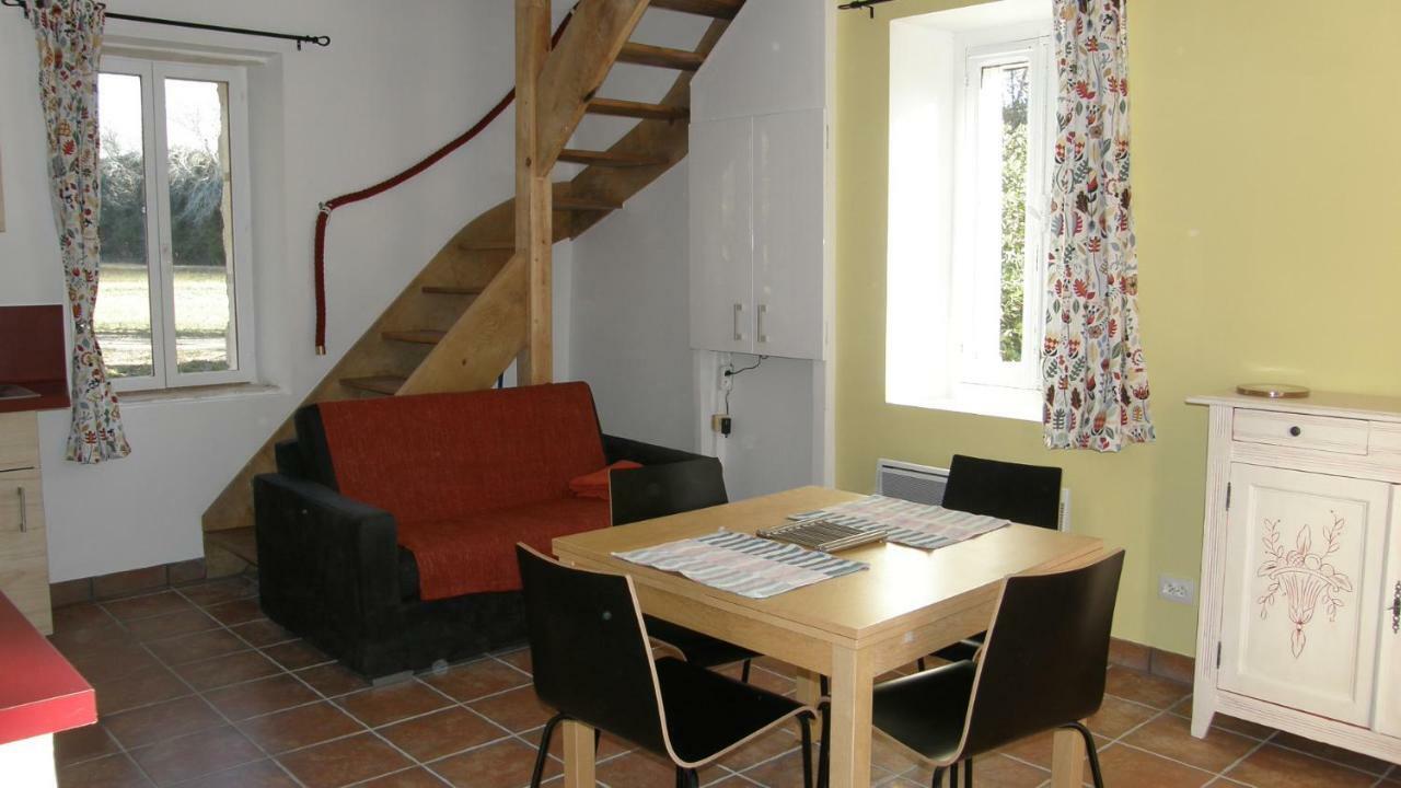 Gite Du Gardien Saint-Martin-de-Crau Exterior photo